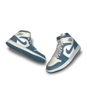 Jordan 1 Mid UNC University Sail Sz 7 women /5.5Y